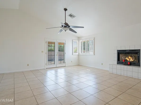 2610 W Chamberlain St, Tucson, AZ 85745
