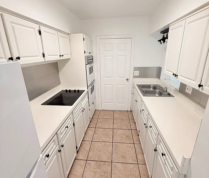 1252 Eldridge St — Photo 18