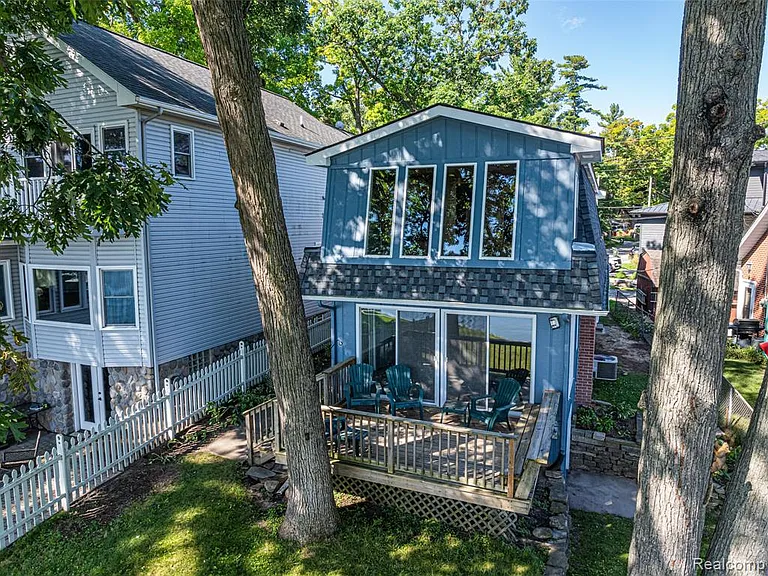 391 Shady Oaks St — Photo 14