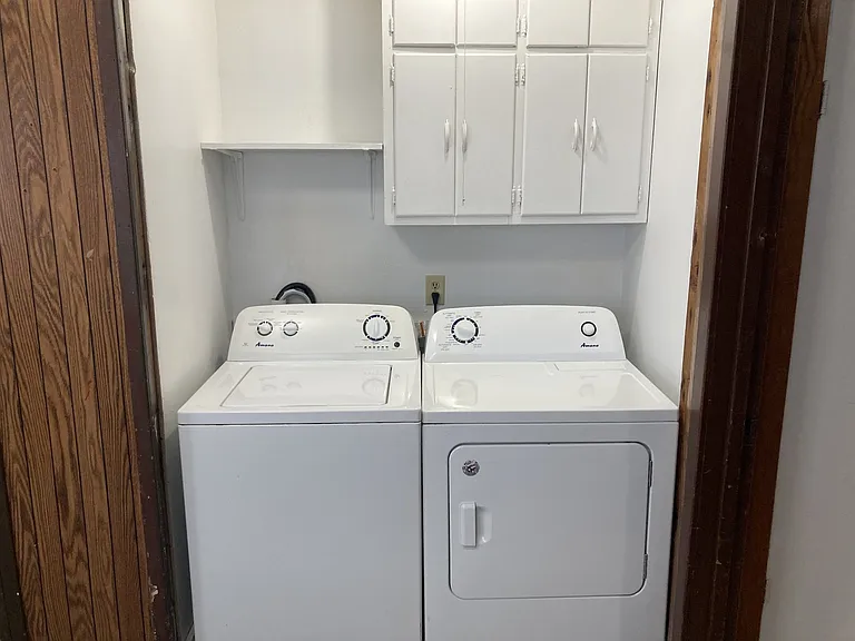 2124 S Madison Ave — Photo 10