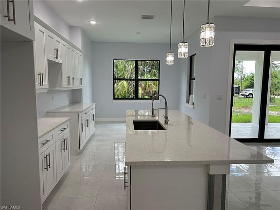 5th image of 2146 Everglades BLVD N