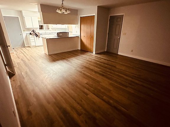 4th image of 661-669-677 Humboldt St #677