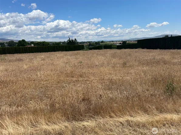 309 Canyon Road, Yakima, WA 98901