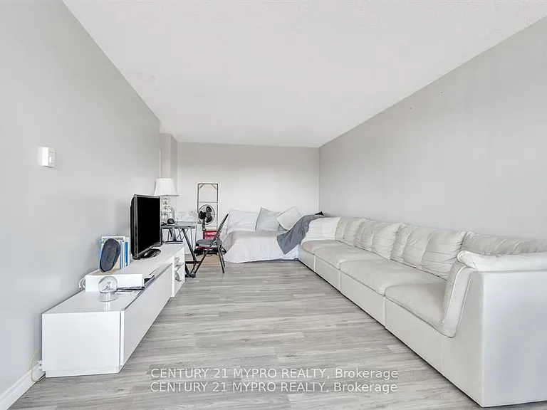 600 Grenfell Dr #410 — Photo 16