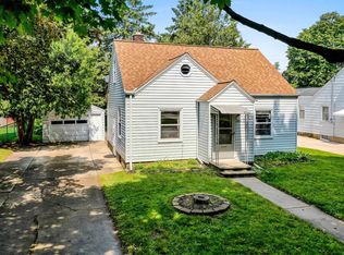 1021 Lark St, Green Bay, WI 54303