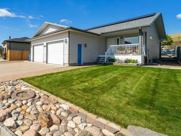 228 S Ranchman Bay NE, Medicine Hat, AB T1C 0E5