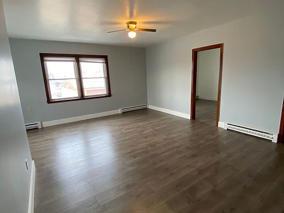 2nd image of 604 F Ave Unit 4