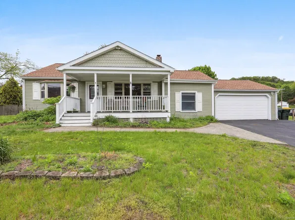 1 Birch Rd, Brookfield, CT 06804