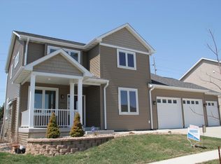 2823 Cambridge Dr, Ames, IA 50010