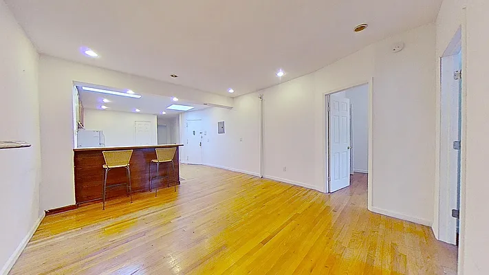 Rented by Bond New York | media 18