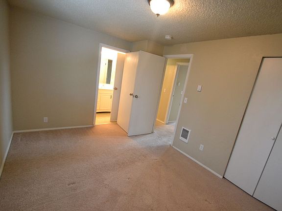 5th image of 3531 53rd Ave NE