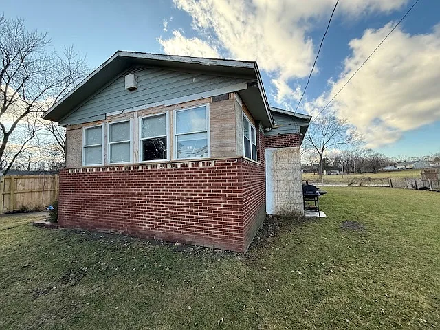 1449 Greenwood Ave photo 1