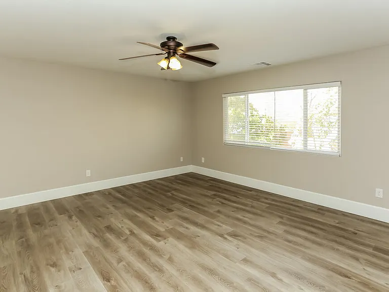 7649 Heavenly Peak St — Photo 8