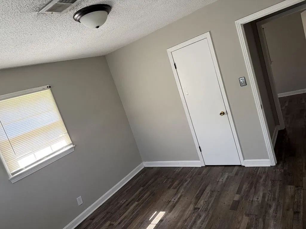 5073 McKellar — Photo 3