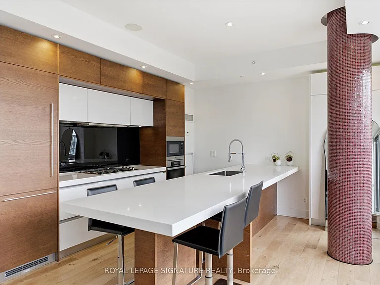 1205 Queen St W #Penthouse 704 — Photo 7