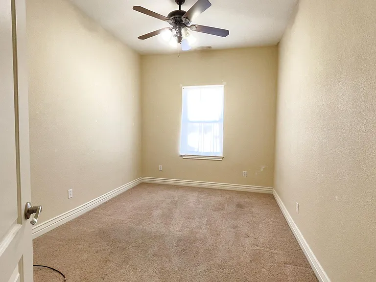 215 N Wright St — Photo 27