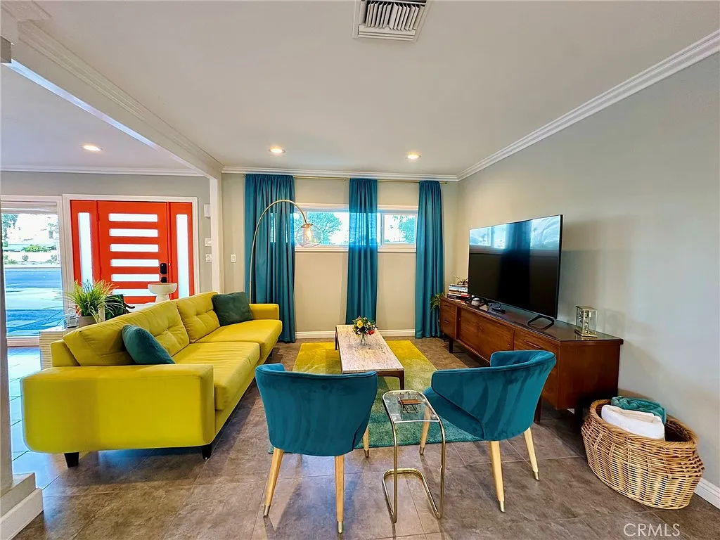 3 bed, 2160 sqft, $7,000 — Photo 3
