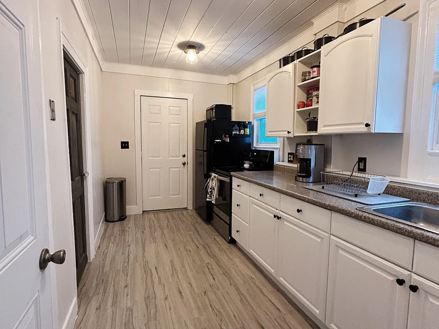 2 bed, $2,200 — Photo 3