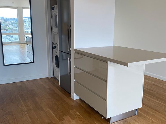 3rd image of 250 Connecticut St APT 5