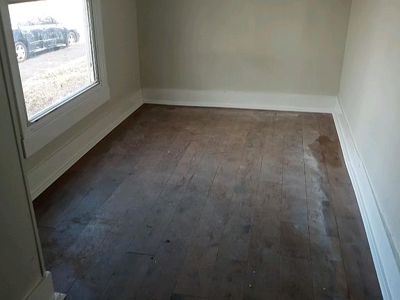 3rd image of 1727 Farrington St