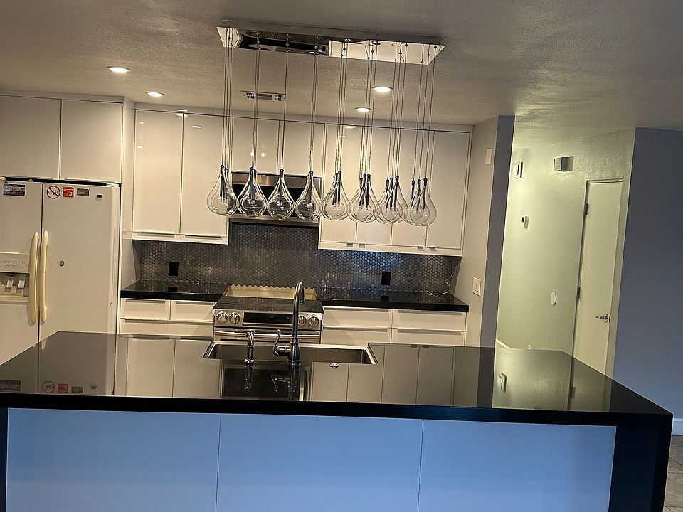 1st image of 52810 Avenida Vallejo
