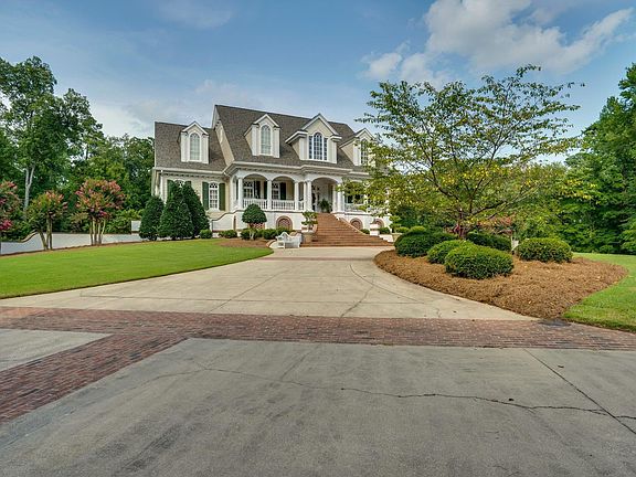 2nd image of 100 Island Ct