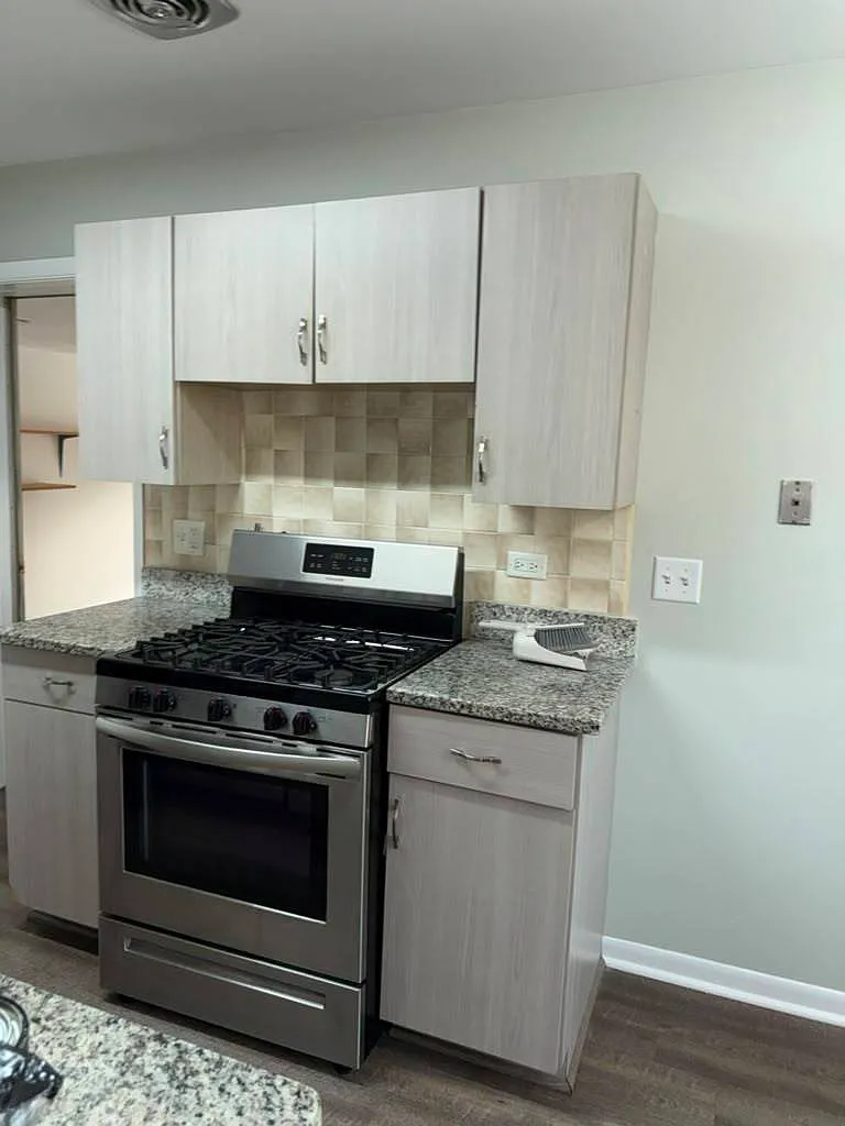 2 bed, 1.5 bath, 1012 sqft, $2,200 — Photo 4