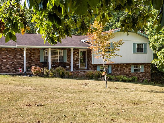 2nd image of 8 Haleys Cove Dr