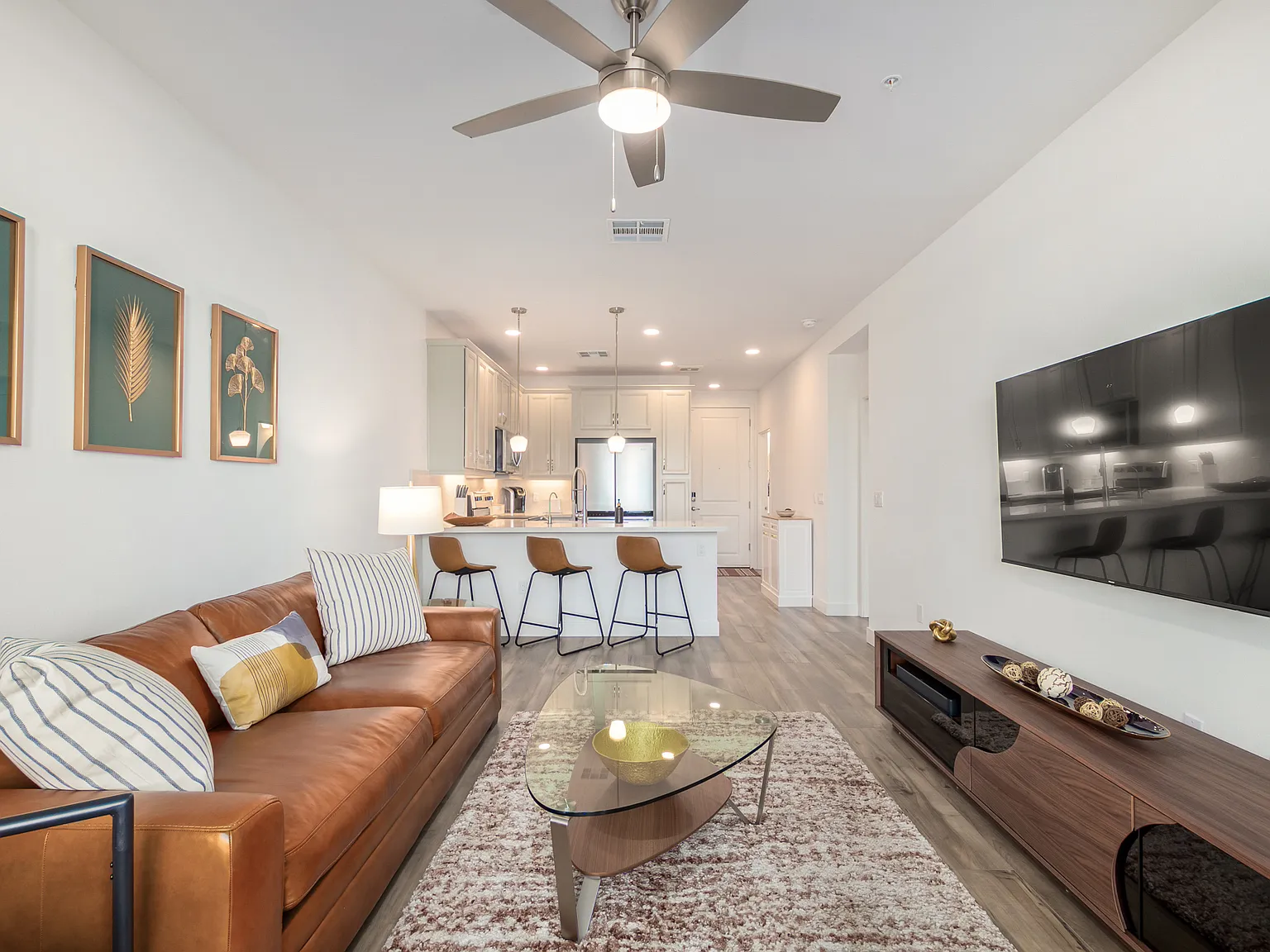 1 bed, 1.5 bath, 871 sqft, $3,000 — Photo 3