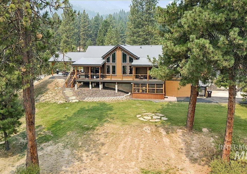 1st image of 18 Creek Hollow Dr