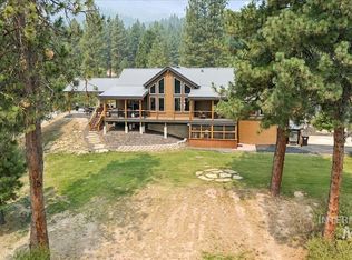 18 Creek Hollow Dr, Garden Valley, ID 83622