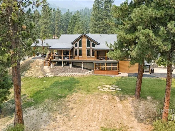 18 Creek Hollow Dr, Garden Valley, ID 83622