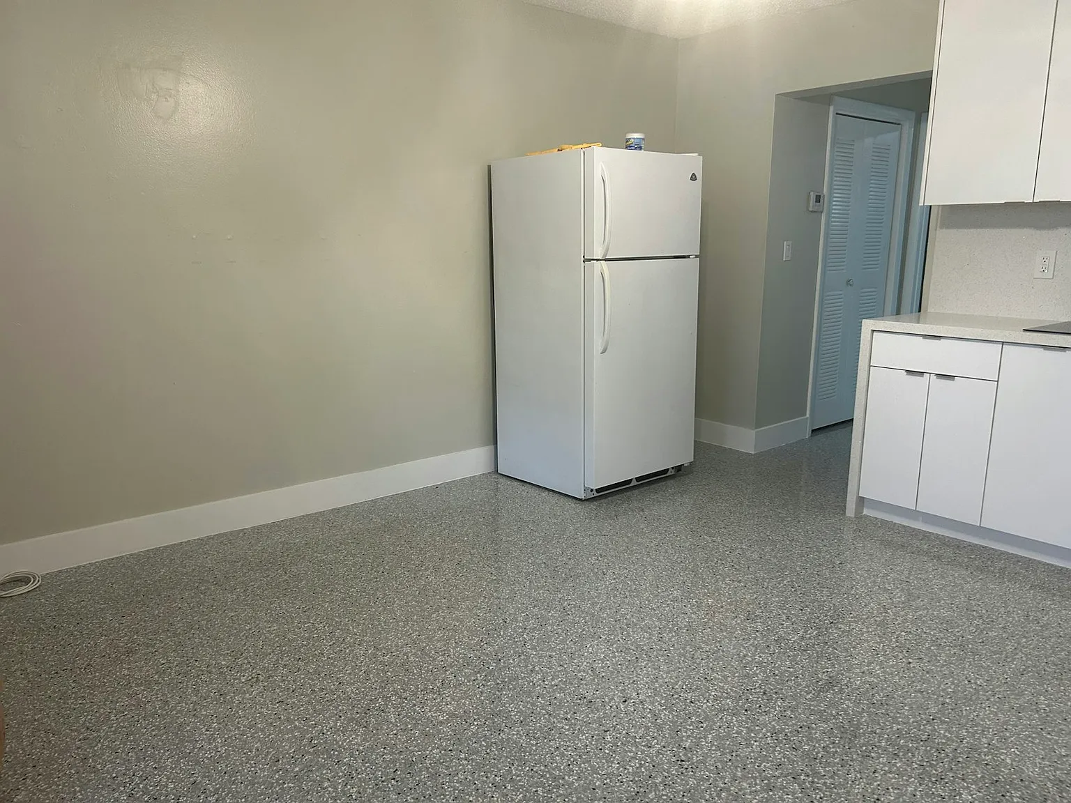3631 Southwest 27th Street, Unit 3 — Photo 2