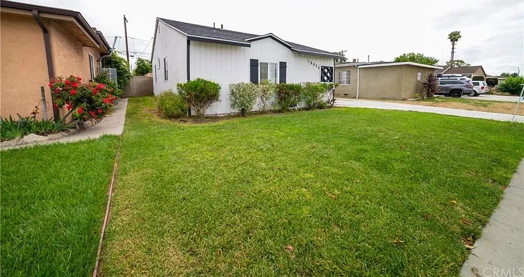 3 bed, 1372 sqft, $4,500 — Photo 3