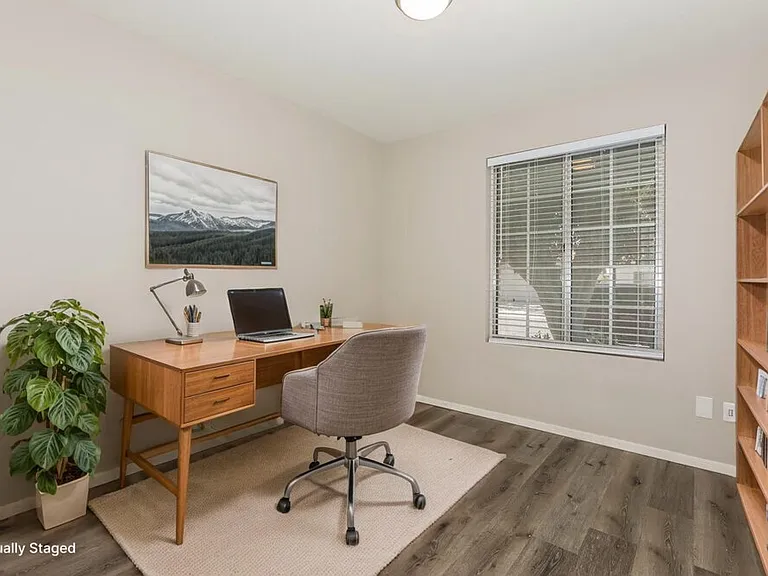 1922 E Cortez Dr — Photo 15