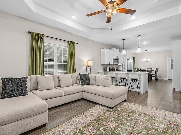 3rd image of 405 Coahulla Creek Dr