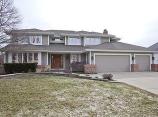1472 Frenchmans Bend Dr, Naperville, IL 60564