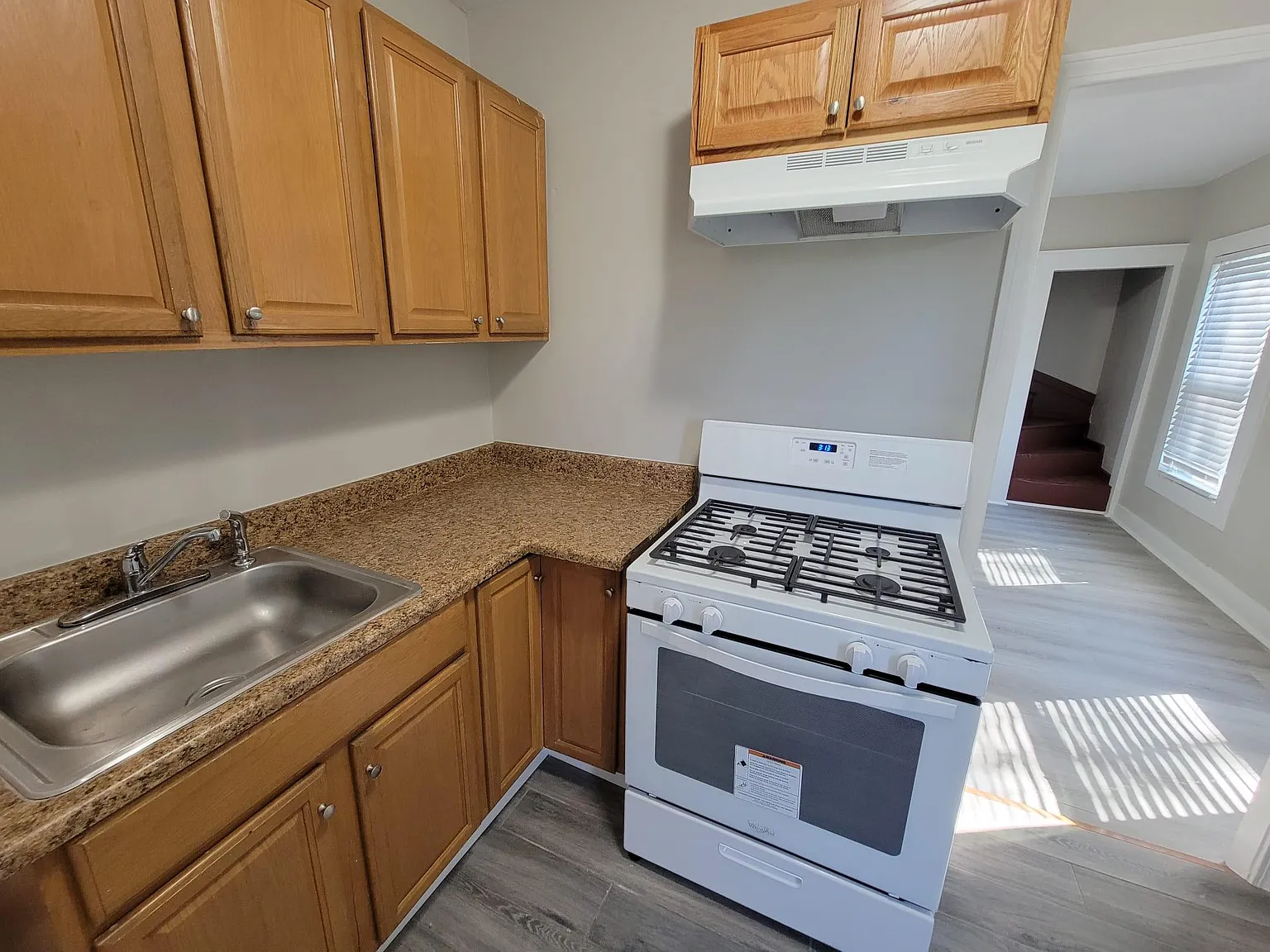 247 Munson St — Photo 2