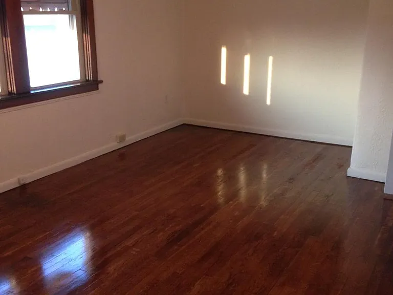 1731 Broadway Ave — Photo 7