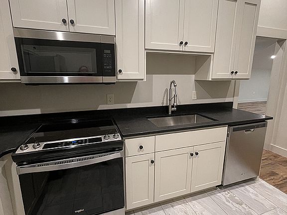 2nd image of 120 N Main St Unit B