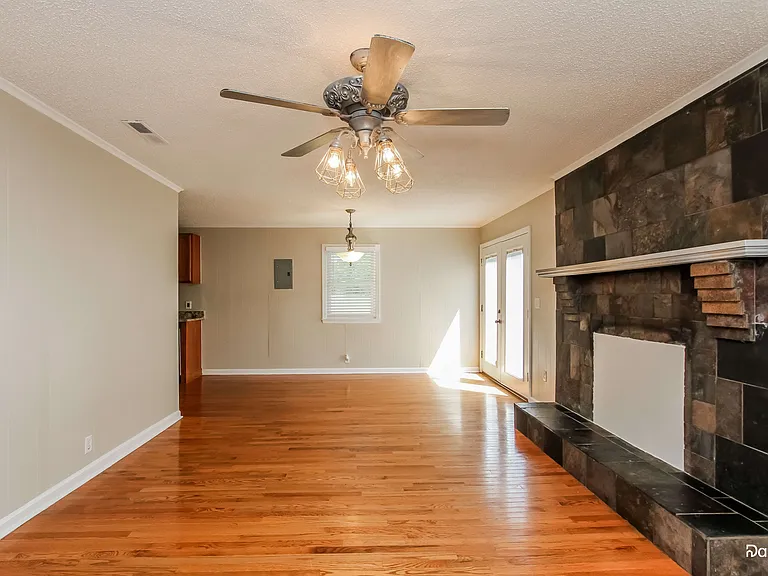 311 Willow St — Photo 4
