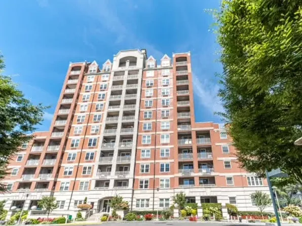 60 Oceana Dr W #1A, Brooklyn, NY 11235