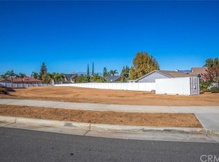312 Silvertree Ln, Redlands, CA 92374
