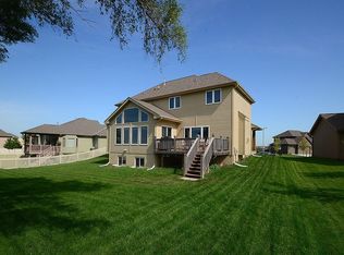 19429 Bellbrook Blvd, Gretna, NE 68028