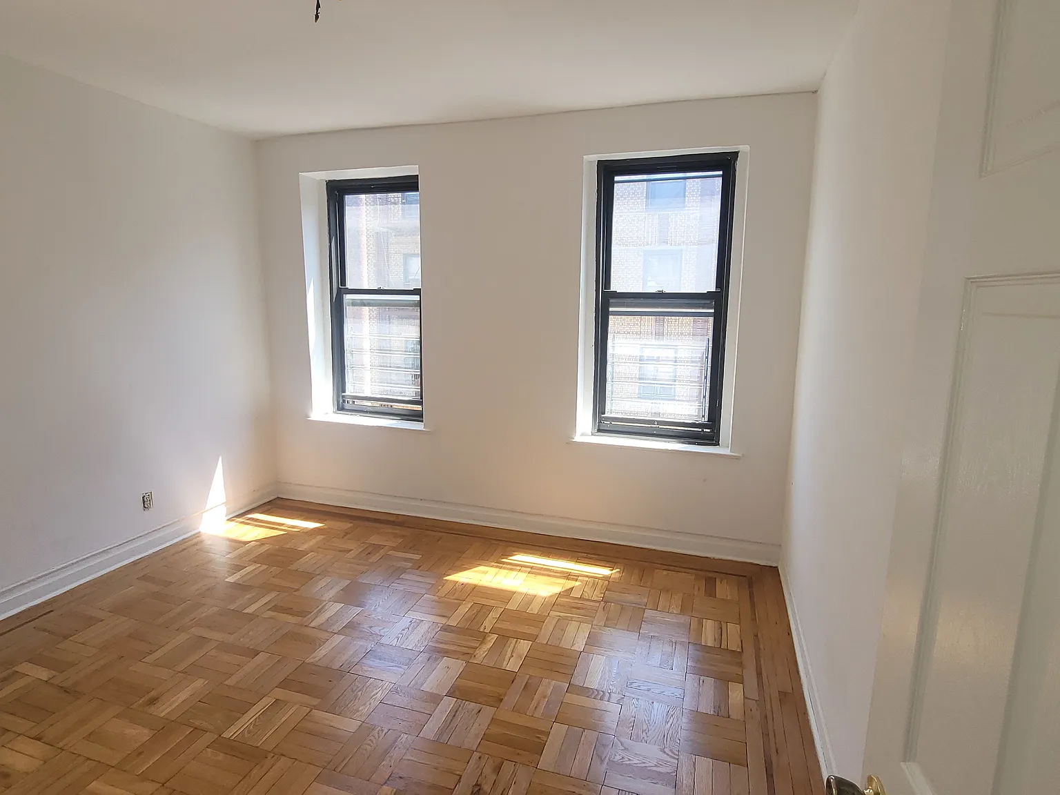 1 bed, 700 sqft, $2,200 — Photo 3