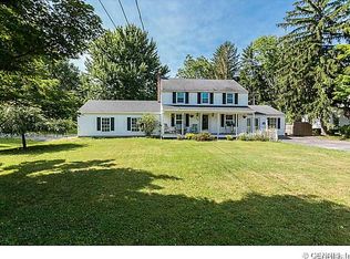 869 Whalen Rd, Penfield, NY 14526
