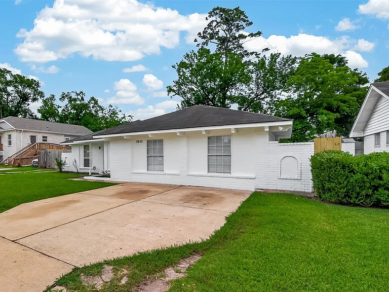 6311 Tall Willow Dr — Photo 3