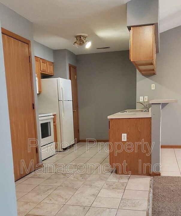 1st image of 1016 Minns Dr Unit E