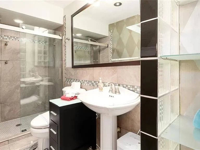 10438 Saint Tropez Pl — Photo 12