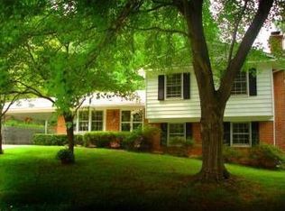 9602 Counsellor Dr NW, Vienna, VA 22181